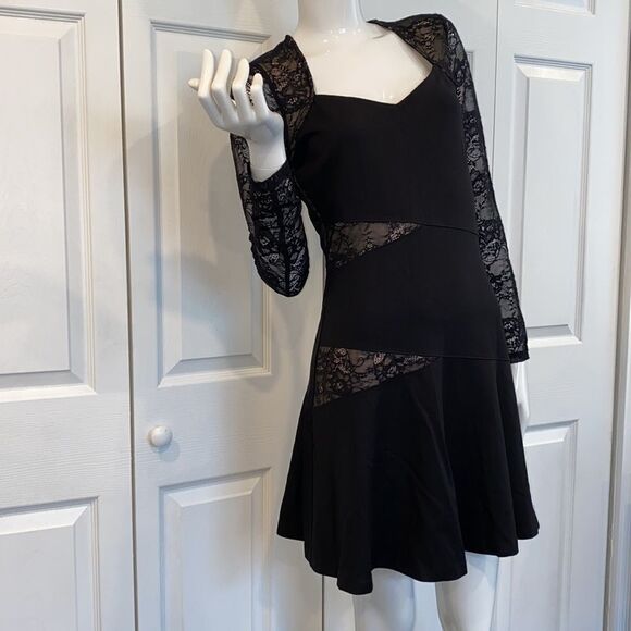 New ALI & JAY LOS ANGELES BLACK DRESS - Picture 3 of 8